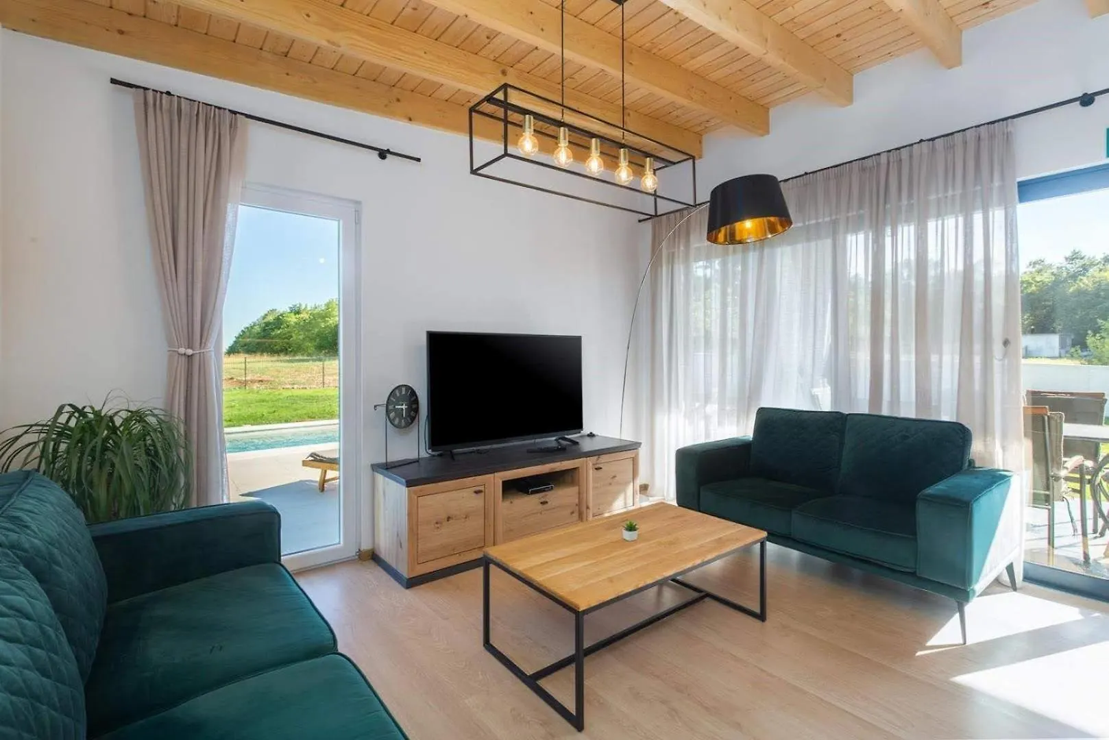 Hera By Qubovillas Vila
